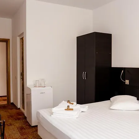 Hotell Mercur 3*